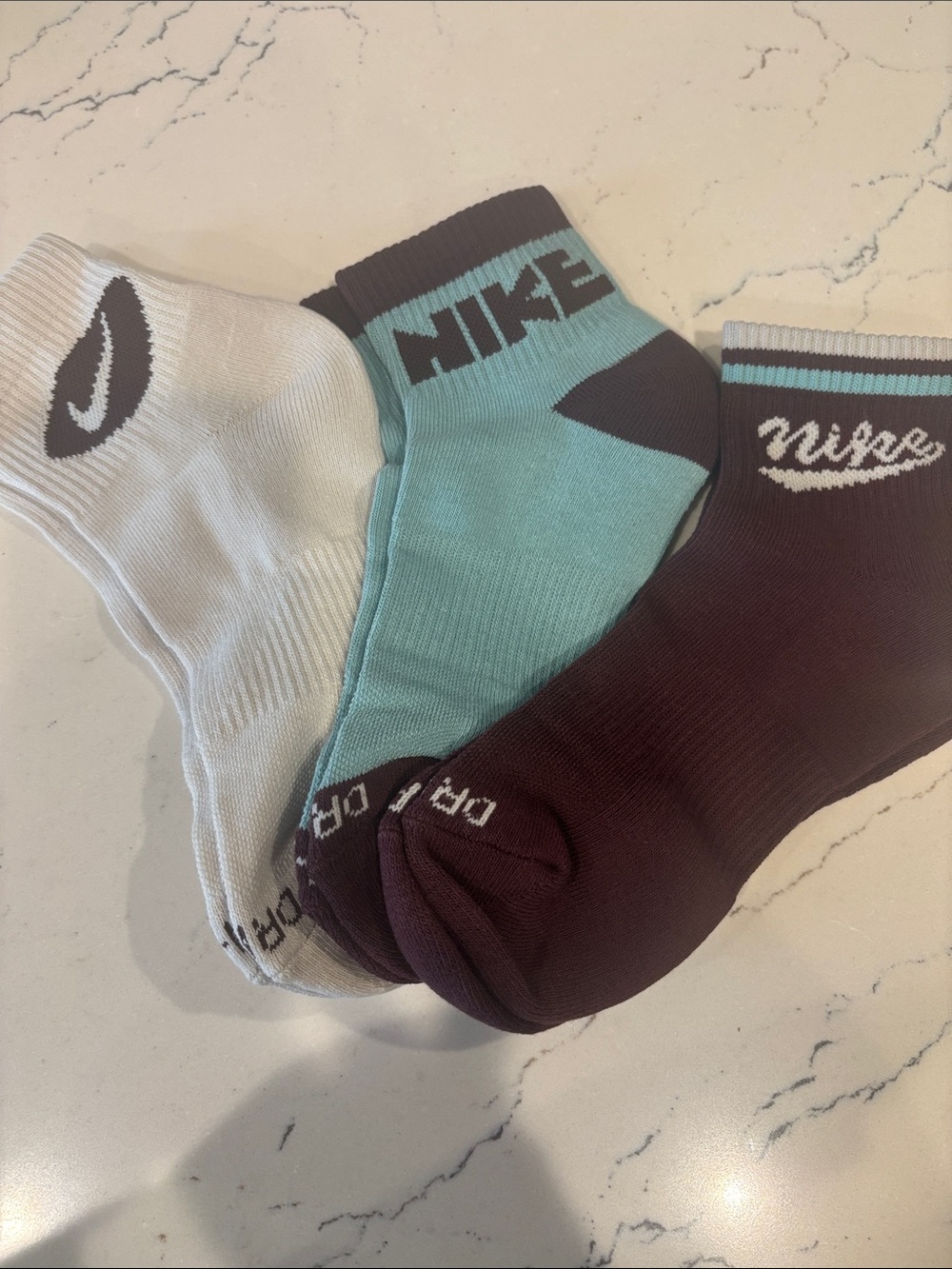 Nike 3-Pack Ankle Socks in Off-White, Teal & Maroon *Dri-Fit* Sz Large NWOT